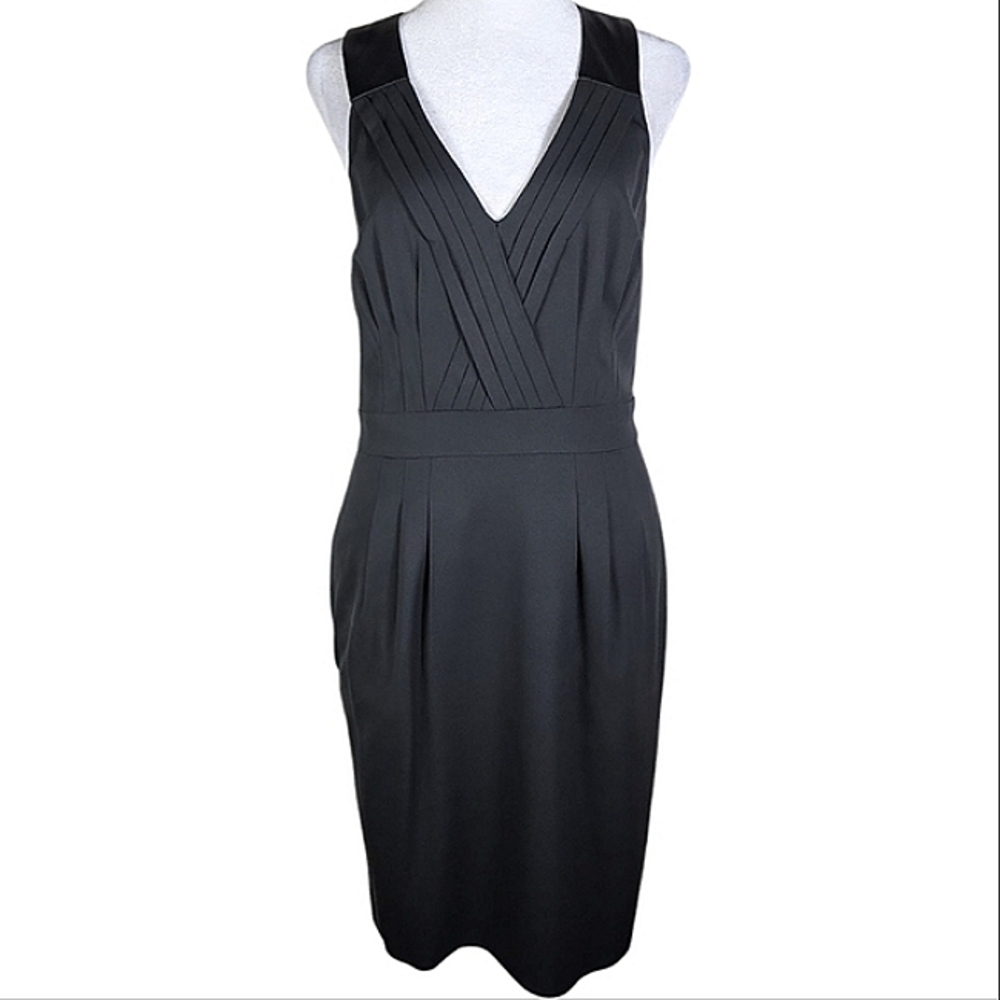 Banana Republic Sleeveless Black Midi Dress